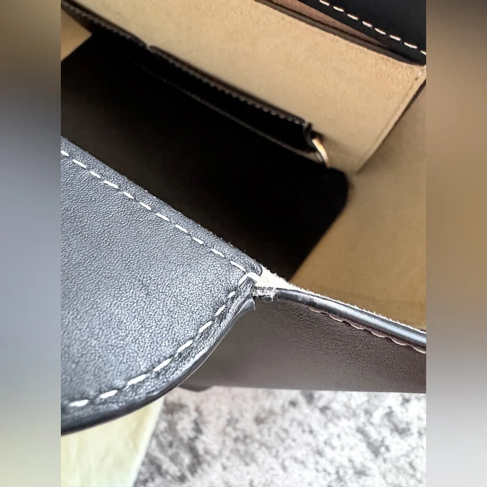 SOLD❗️❗️FIRM! Burberry Black Leather Soft Pocket Top Handle Crossbody Stitch - Picture 11 of 16